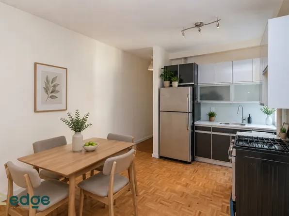 600 Park Place image 1 of 6