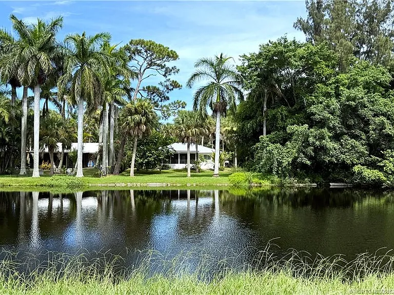 1196 SE Saint Lucie Blvd — Photo 19