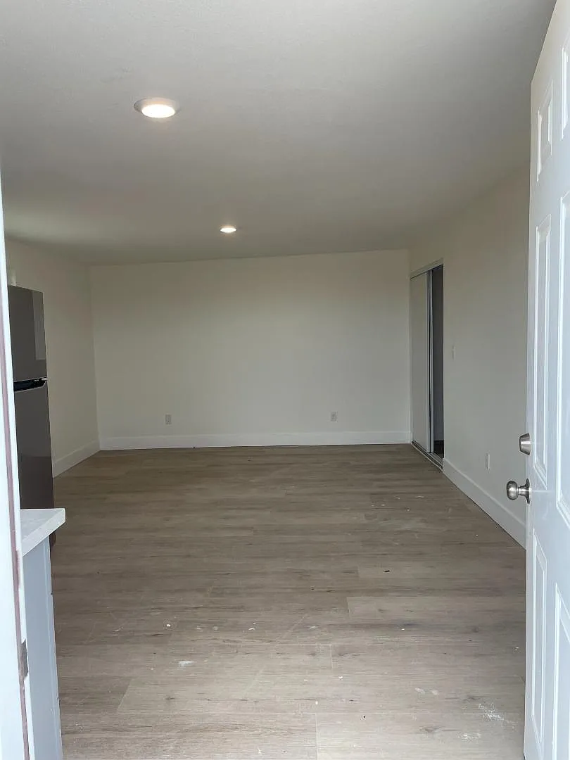 1958 Citrus Ave - 2 — Photo 2
