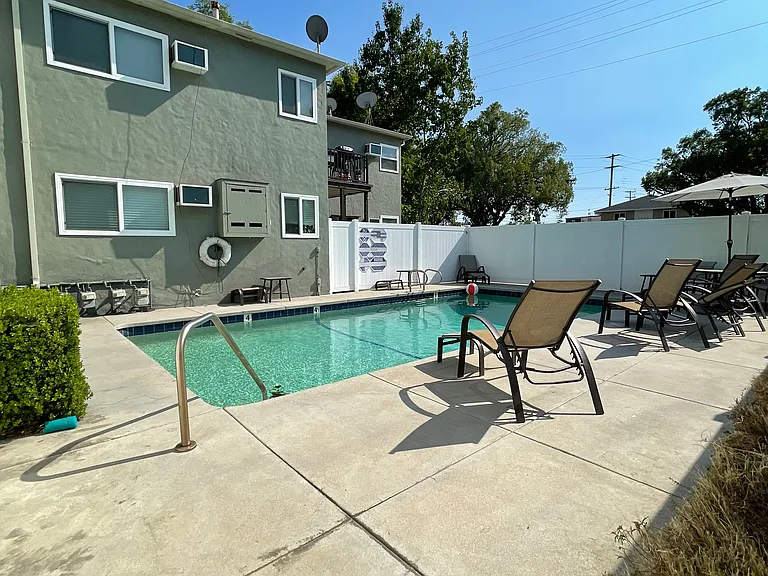 Beautiful private swinning pool