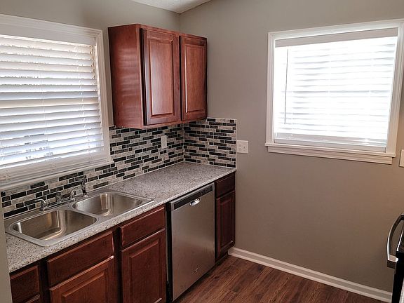 2nd image of 3652 Willow Lane Dr