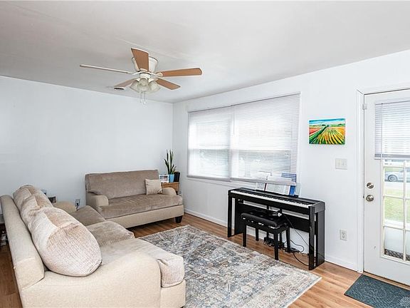4th image of 23 Sillman Ct