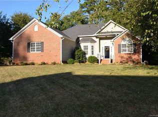 220 Silver Birch Ln, Mount Holly, NC 28120