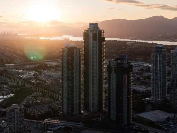 2108 Gilmore Ave #3806, Burnaby, BC V5C 0N8