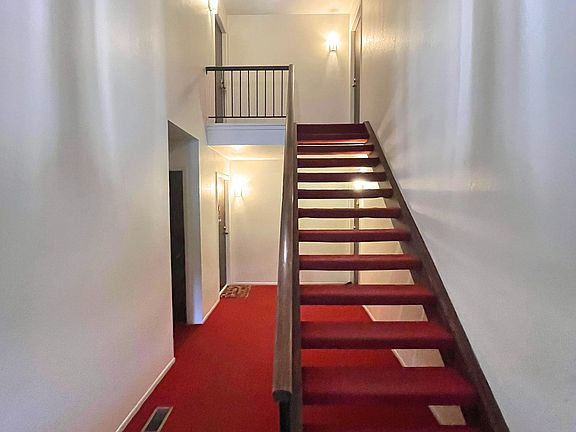 2nd image of 355 Lambert Dr Unit B2