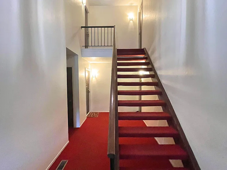 355 Lambert Dr #B2 — Photo 2