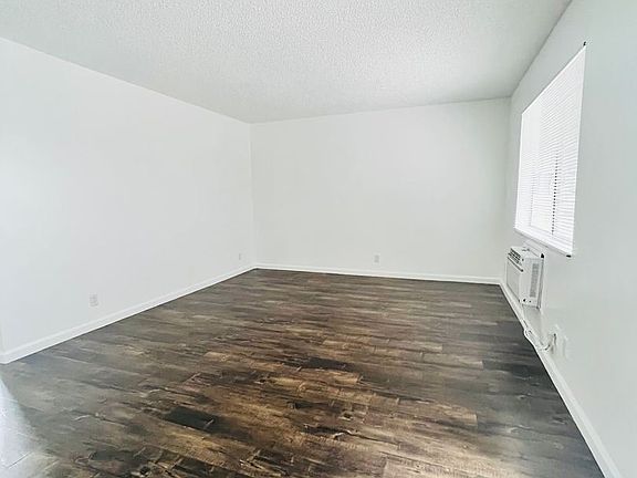 5th image of 3210 Andrita St APT 302