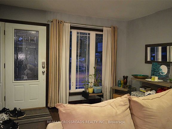 3rd image of 44 Romulus Dr