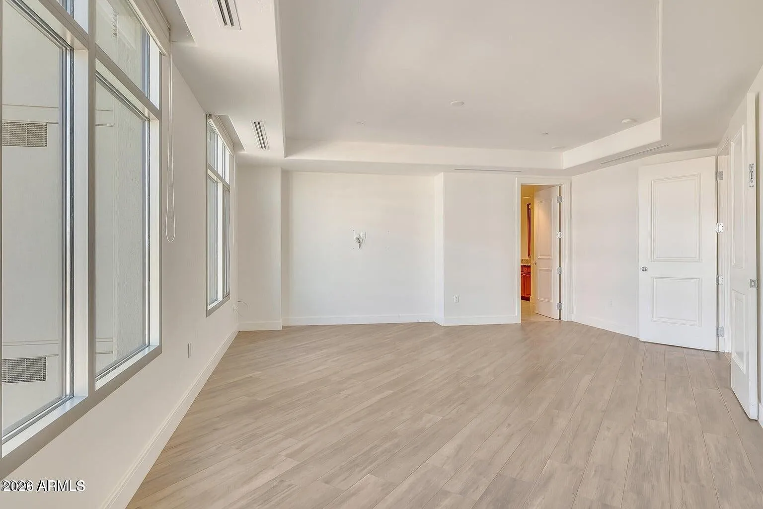 2 bed, 2.5 bath, 2038 sqft, $6,400 — Photo 4