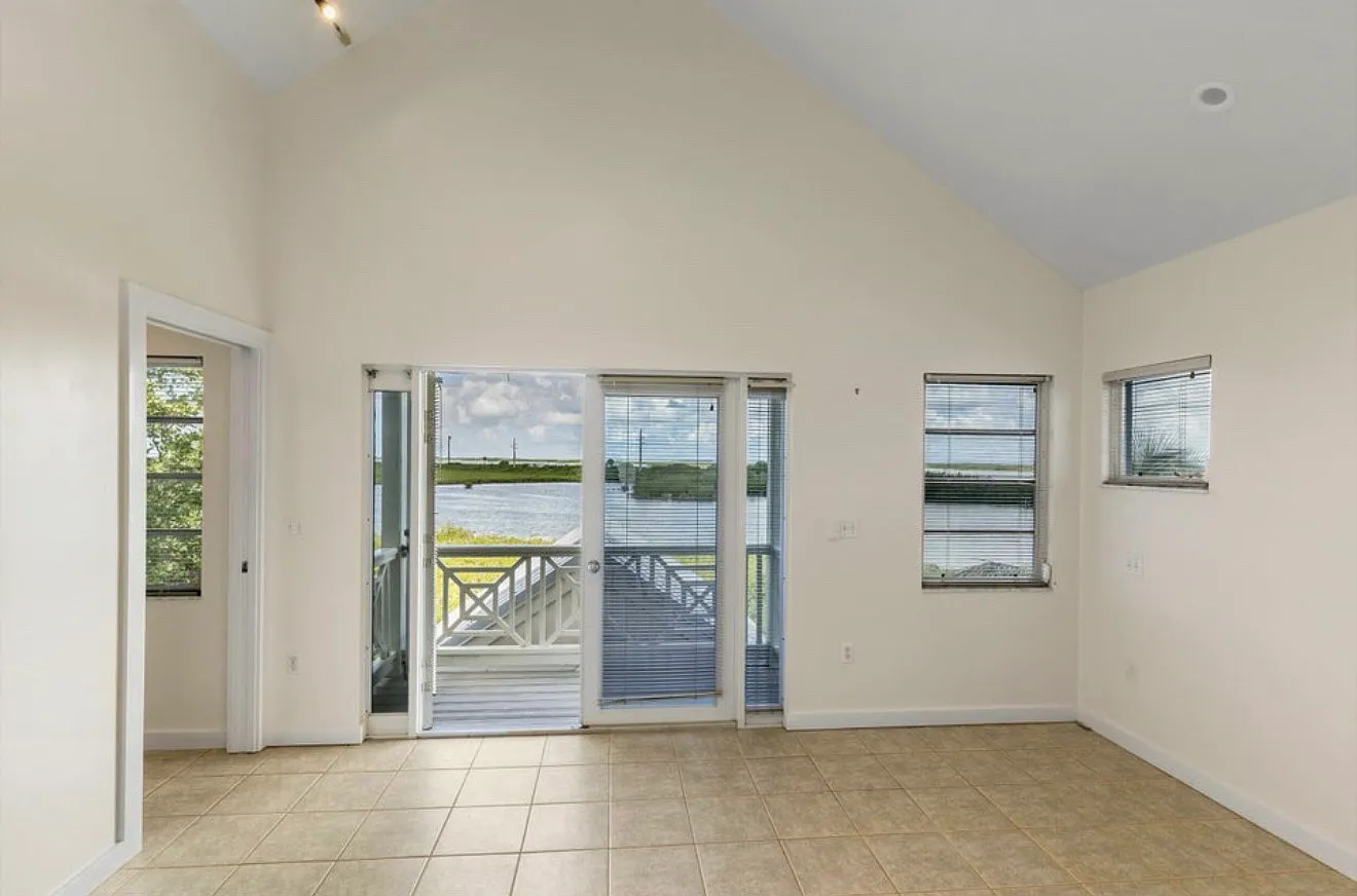 3 bed, 1598 sqft, $5,000 — Photo 3