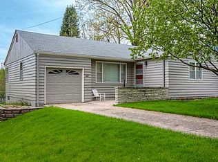 6627 Sunset Ter, Windsor Heights, IA 50324