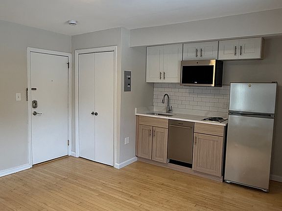 2nd image of 130 Valley Rd APT F