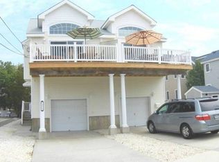 213 35th St, Avalon, NJ 08202