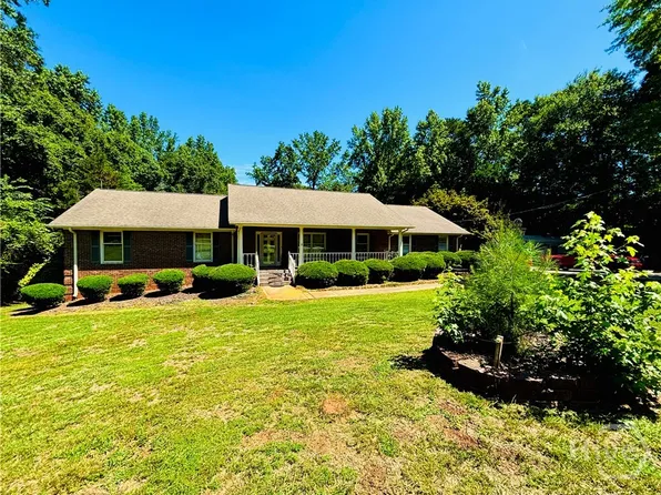 110 Saxon Woods Drive, Athens, GA 30607