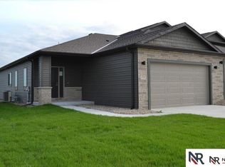 3832 Cabo Dr, Lincoln, NE 68516