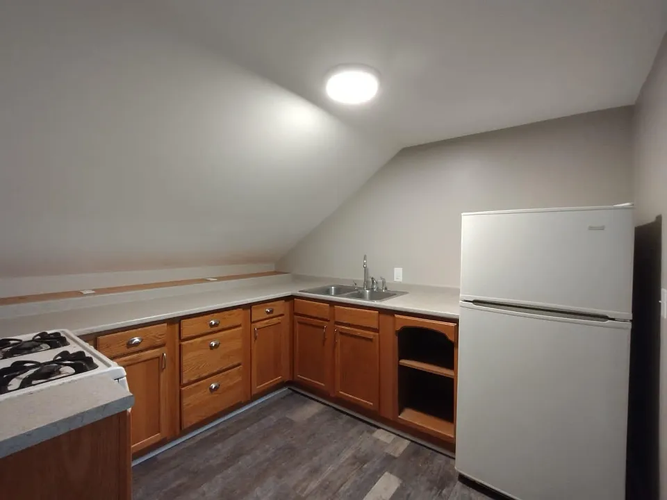 178 Division St #2