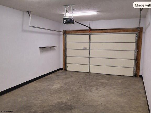 3rd image of 103 Mountain Golf Dr