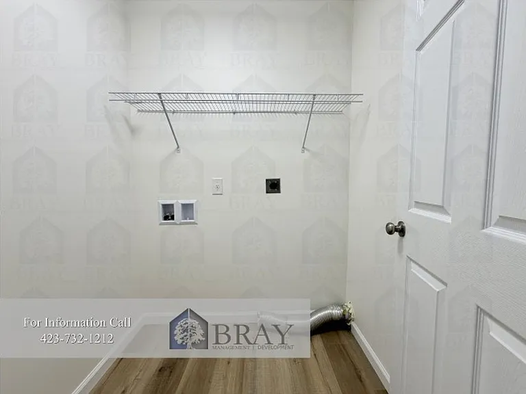 307 Honeysuckle Dr — Photo 11