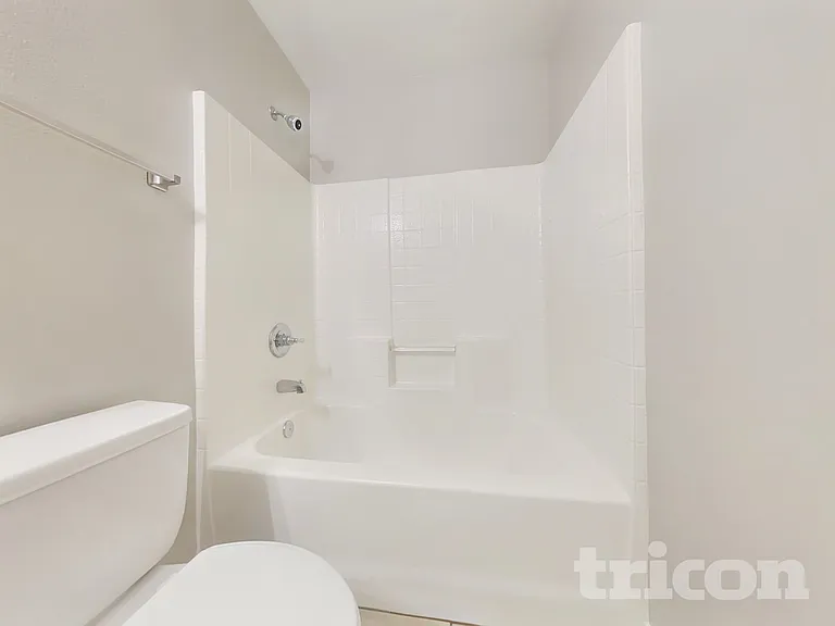 5816 Greenmeadow Dr — Photo 14