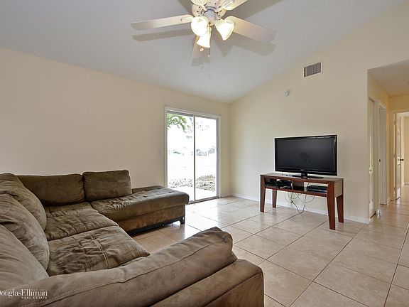 3rd image of 9018 Carma Dr