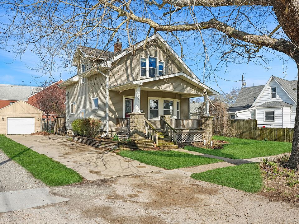 1st image of 210 N 4th St