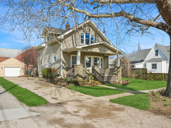 210 N 4th St, Knoxville, IA 50138