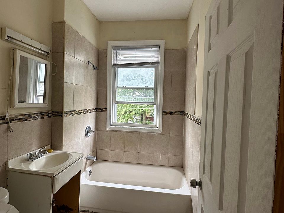 1st image of 57 Fabyan Pl APT 1