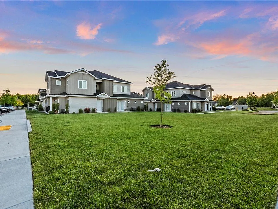 White Hawk Townhomes