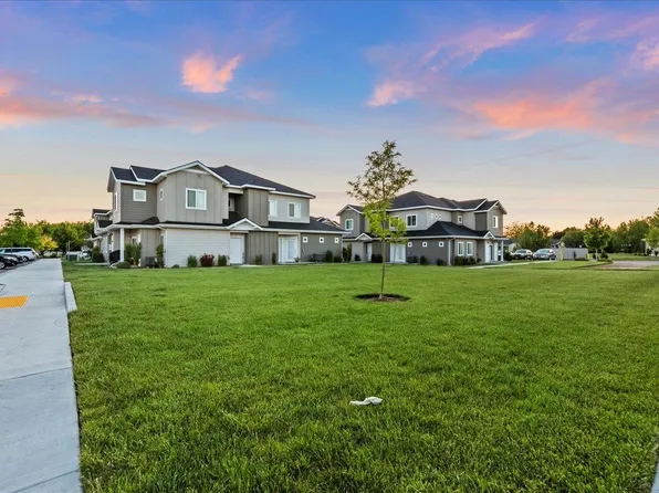 White Hawk Townhomes