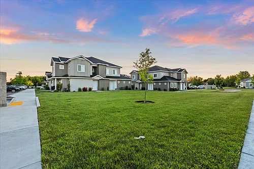 White Hawk Townhomes Photo 1