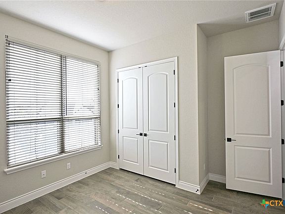 3rd image of 588 Vale Ct