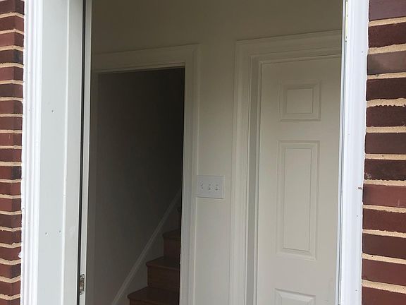 4th image of 33 S Prospect Ave #B