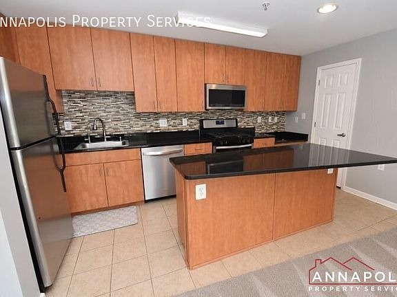 3rd image of 1002 Primrose Rd APT 202