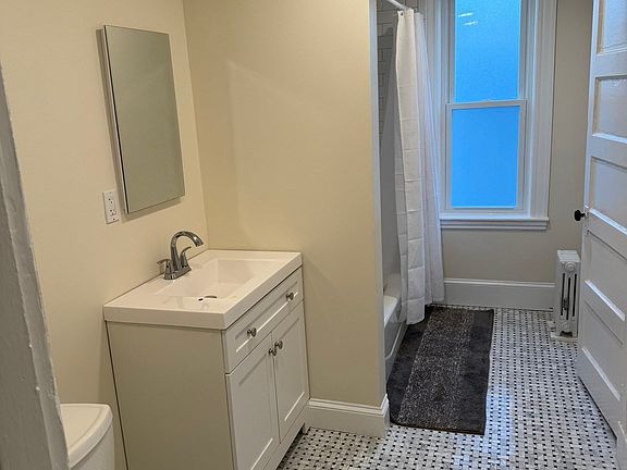 5th image of 49 Holmes St #2B