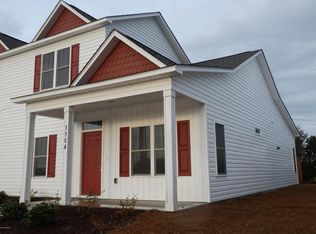1104 Pirates Landing Dr, Beaufort, NC 28516