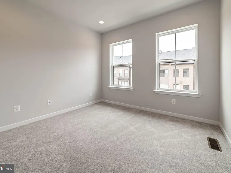 6227 Almerico Pl — Photo 60