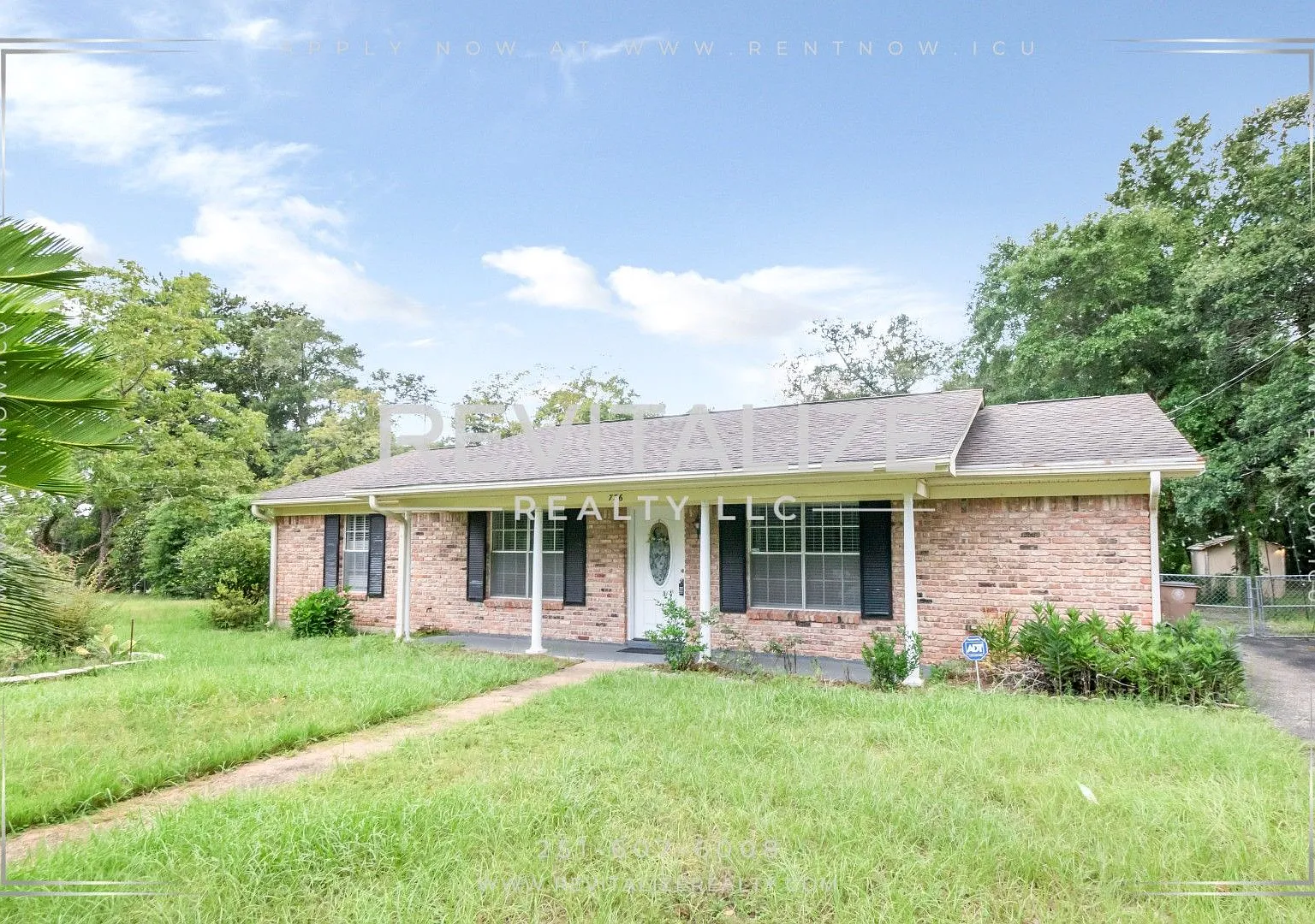 Charming, Spacious, 3BR/2BA Brick Home Mobile, AL — Photo 4