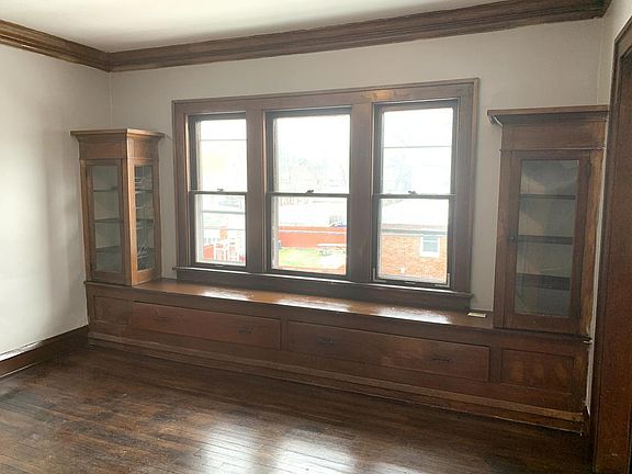 5th image of 3320 W 126th St