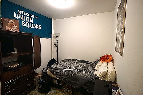 1st image of 310 E 6th St APT 3