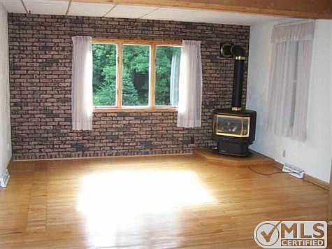 3rd image of 318 Leonard St