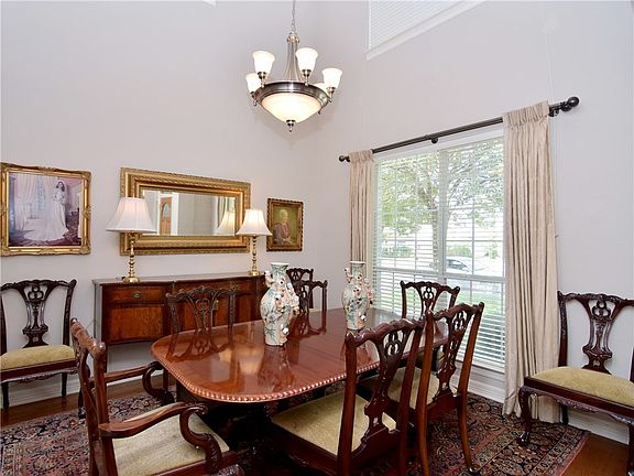 3rd image of 10719 River Plantation Dr