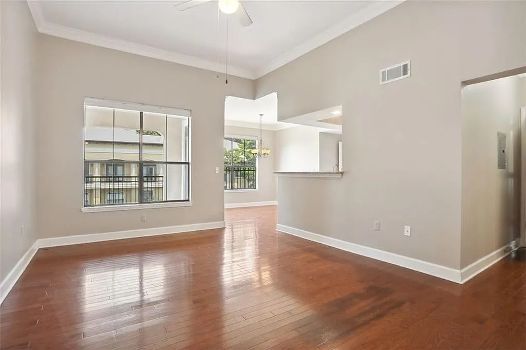 2 bed, 2.0 bath, 1160 sqft, $2,150 — Photo 2
