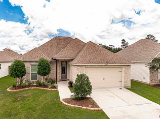 34644 Eagle Bend Dr, Denham Springs, LA 70706