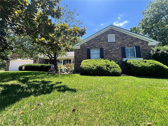 2nd image of 3340 Crown Dr