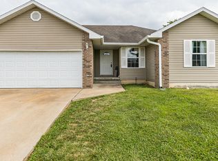 128 E Loyal St, Clever, MO 65631
