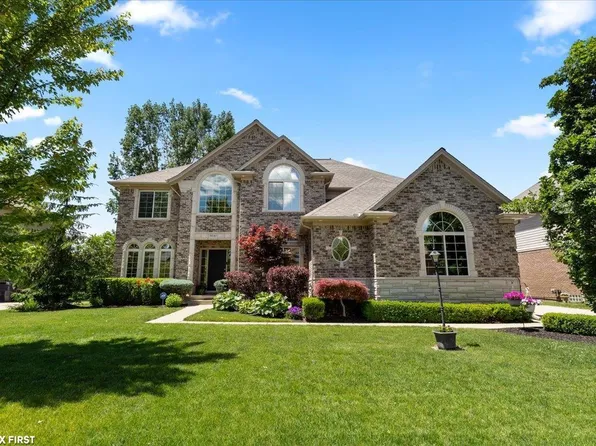 39185 Nautical Ln, Harrison Township, MI 48045