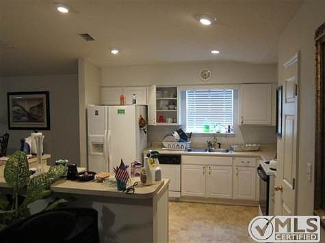 2nd image of 2815 Dumont Dr