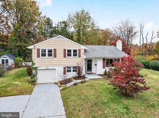 5912 Atteentee Rd, Springfield, VA 22150