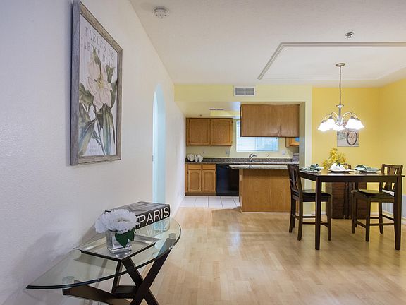 5th image of 3031 N Civic Center Plz Unit 251