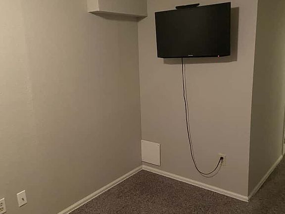 3rd image of 2174 Giltshire Dr